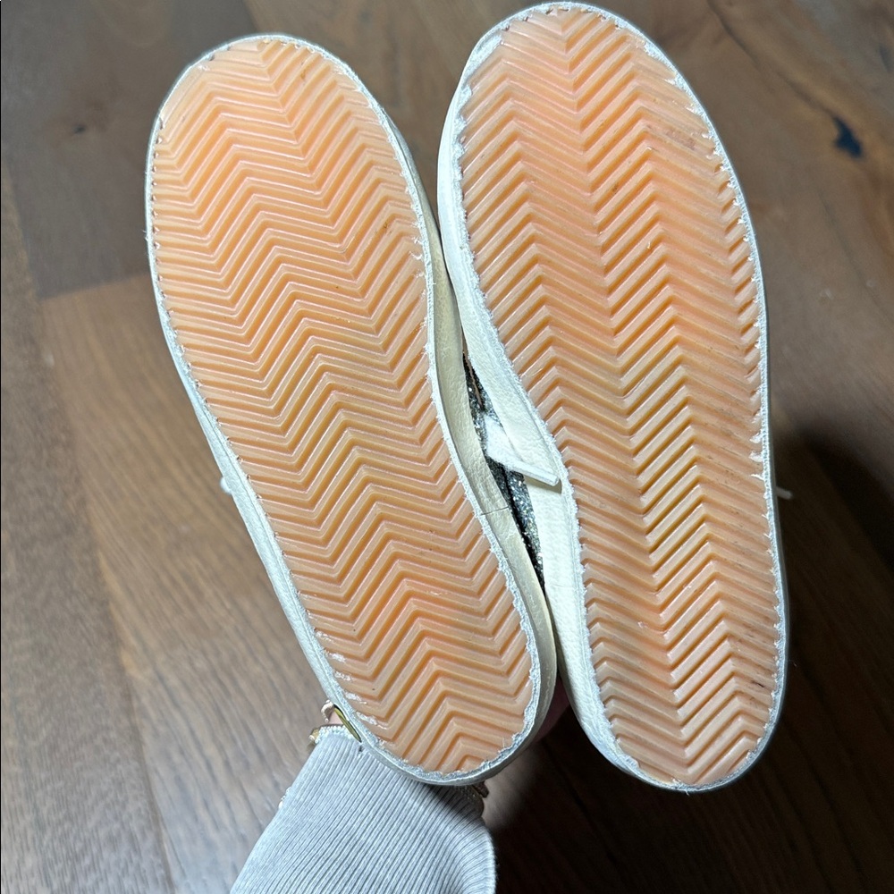Authentic Girls Golden Goose Sneakers - Picture 6 of 6